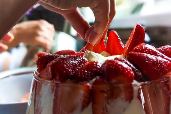 Morango-do-Amor-Na-Travessa